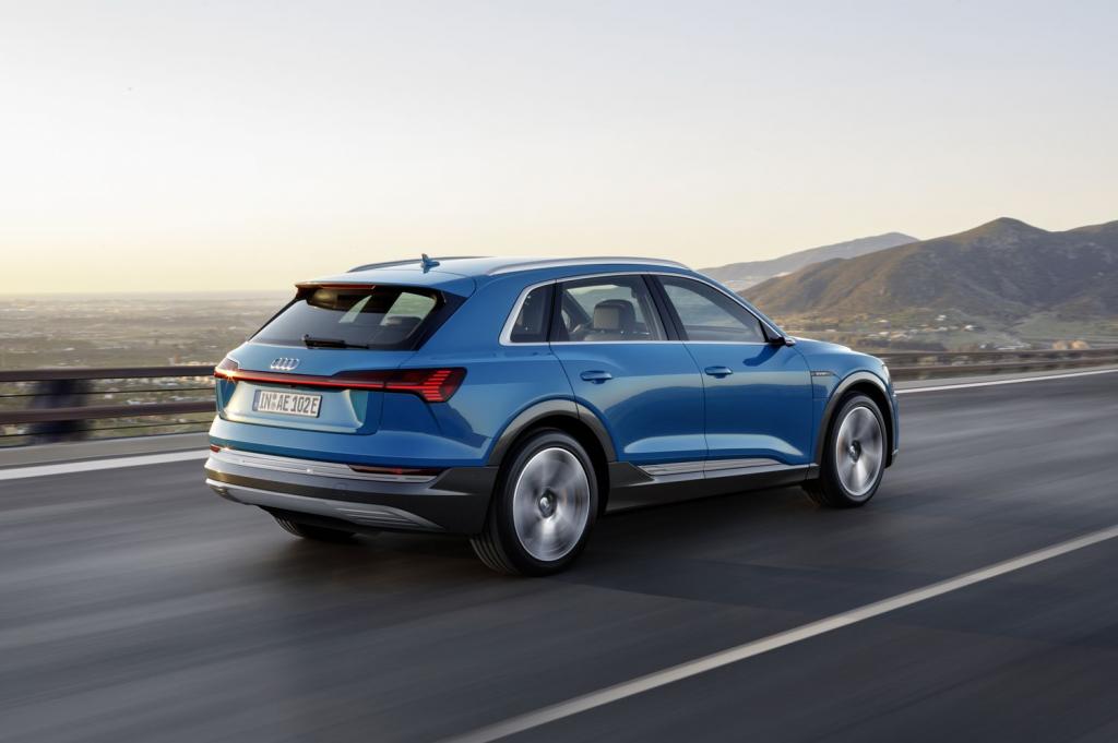 Audi s'attaque à Tesla avec le SUV électrique e-tron - photo 13