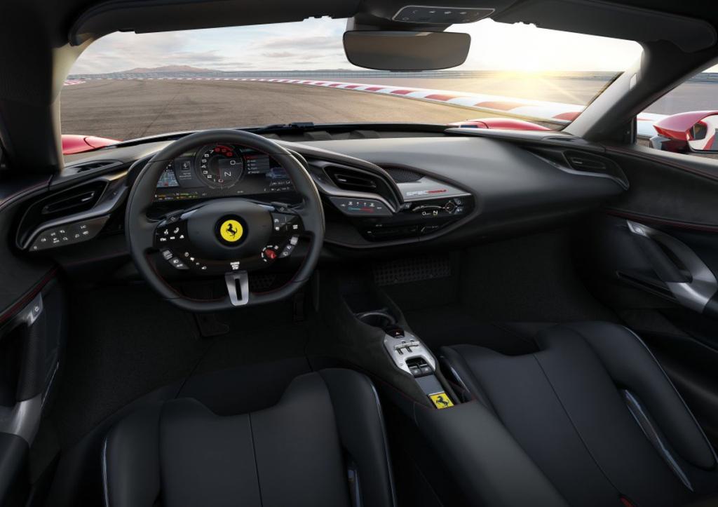Ferrari dévoile un modèle hybride rechargeable - photo 11